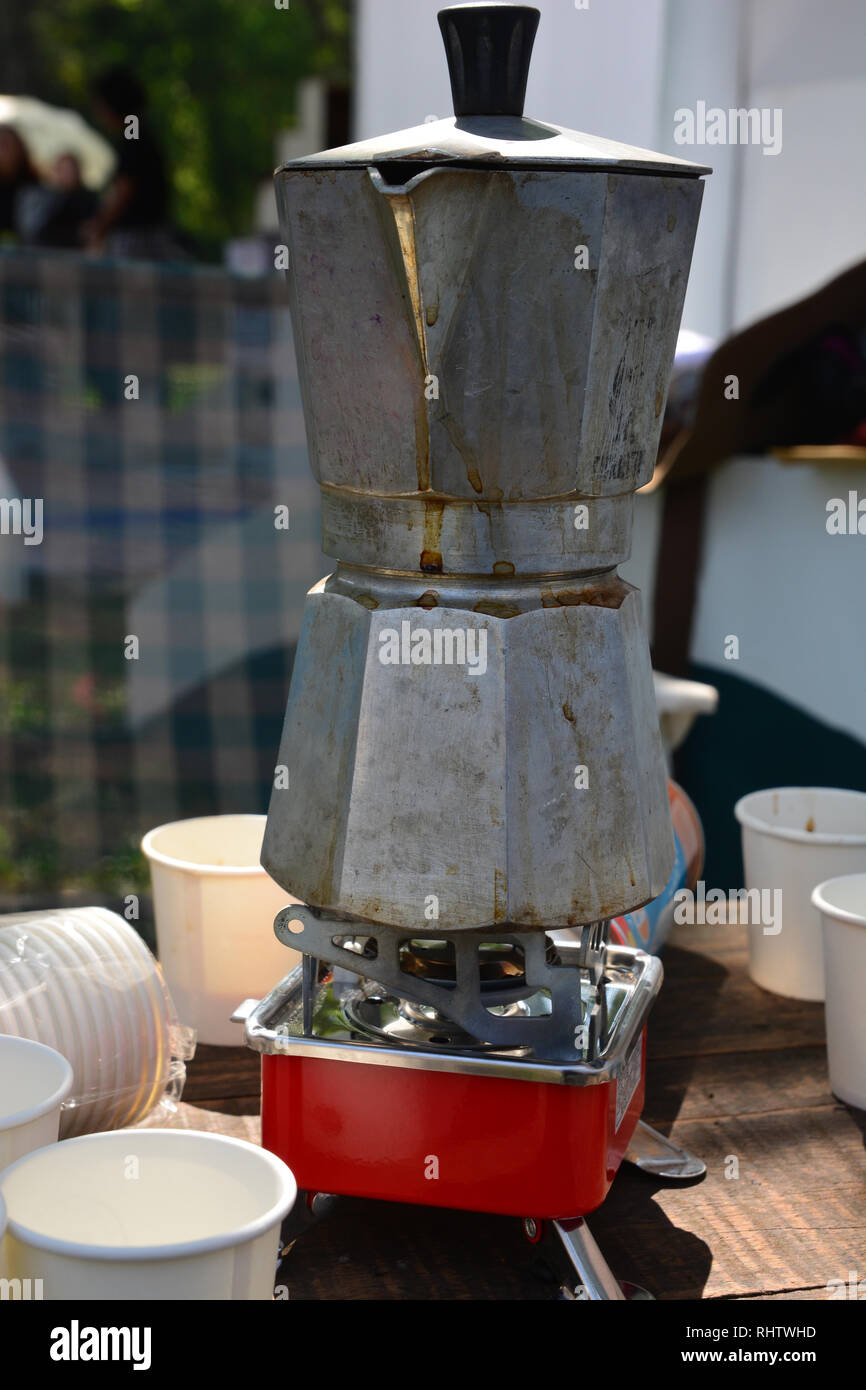 Boiling coffee pot hi-res stock photography and images - Alamy
