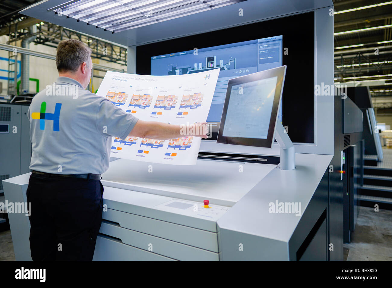 Wiesloch Germany 01st Feb 2019 In A Workshop At The Headquarters Of Heidelberger Druckmaschinen Ag An All presses may be equipped with perfecting capabilities allowing for the printing of both sides of the sheet in one pass.