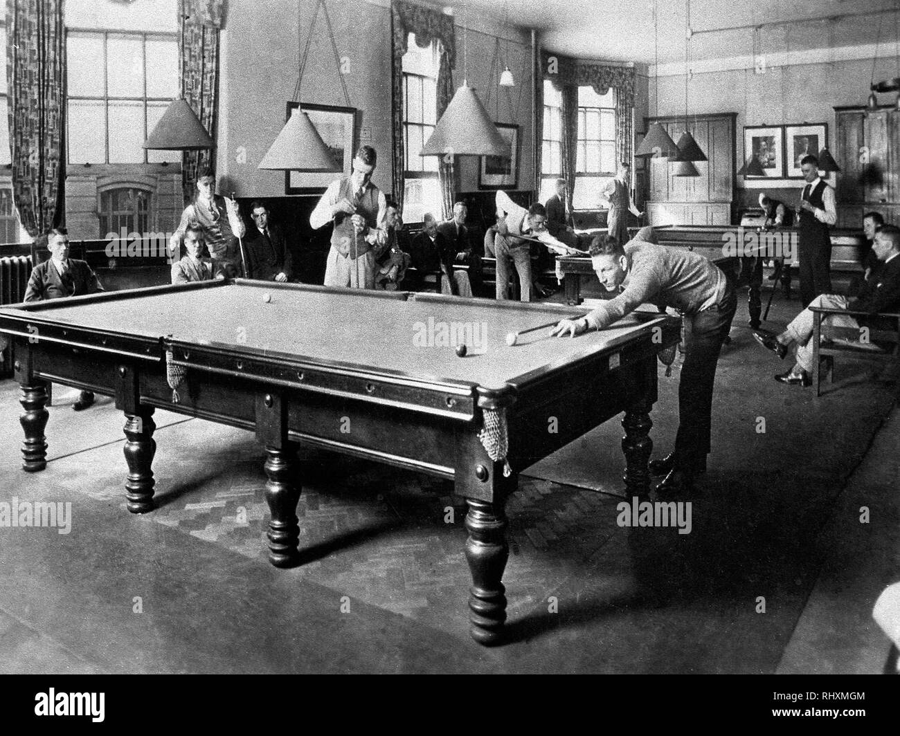 Vintage billiards Black and White Stock Photos & Images - Alamy Vintage billiards Black and White Stock Photos & Images - Alamy