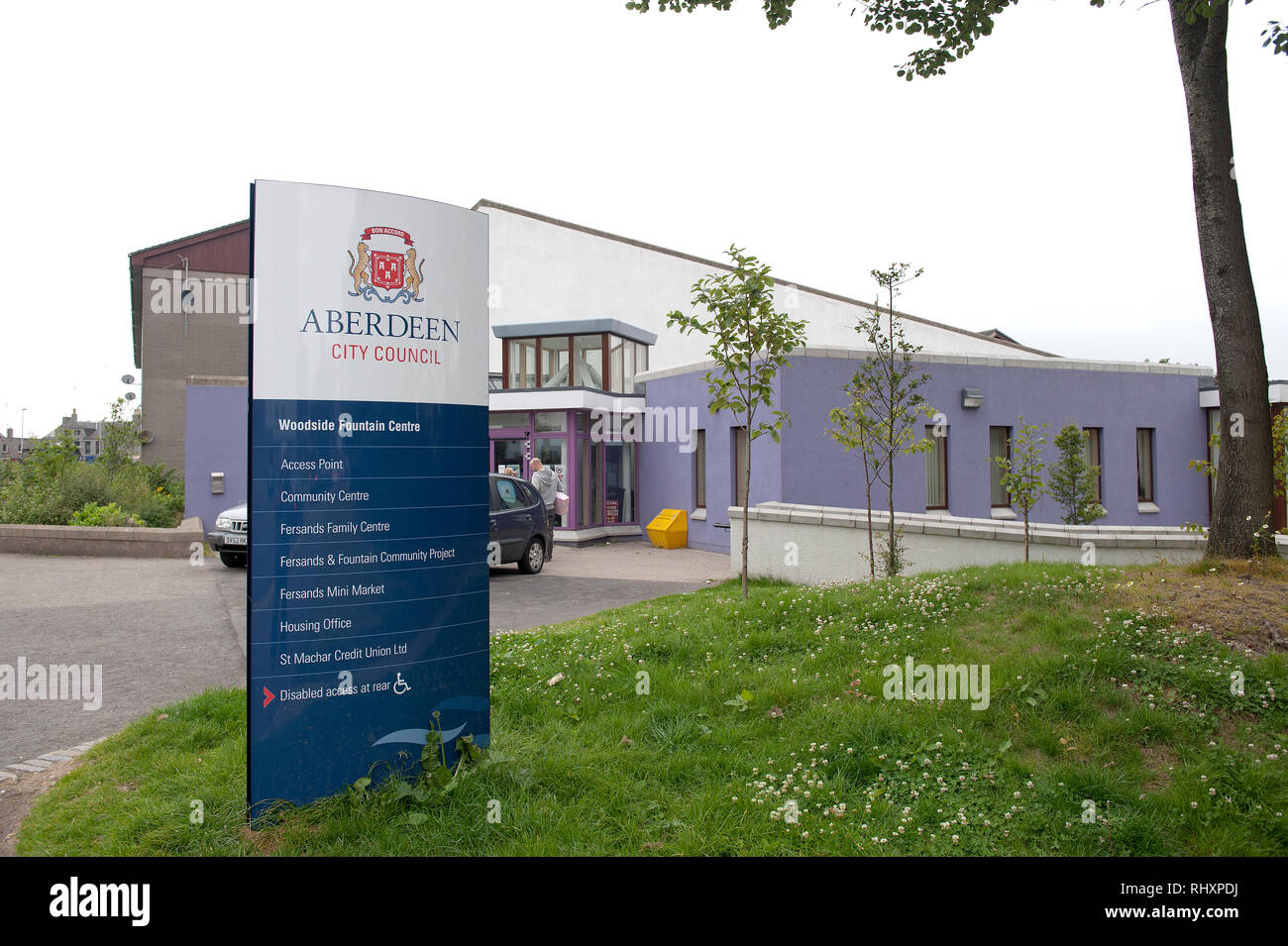 Woodside fountain centre hires stock photography and images Alamy