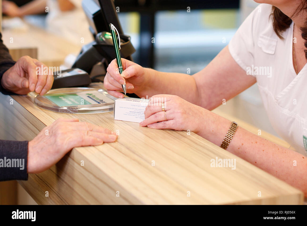 Pharmacy delivery hires stock photography and images Alamy