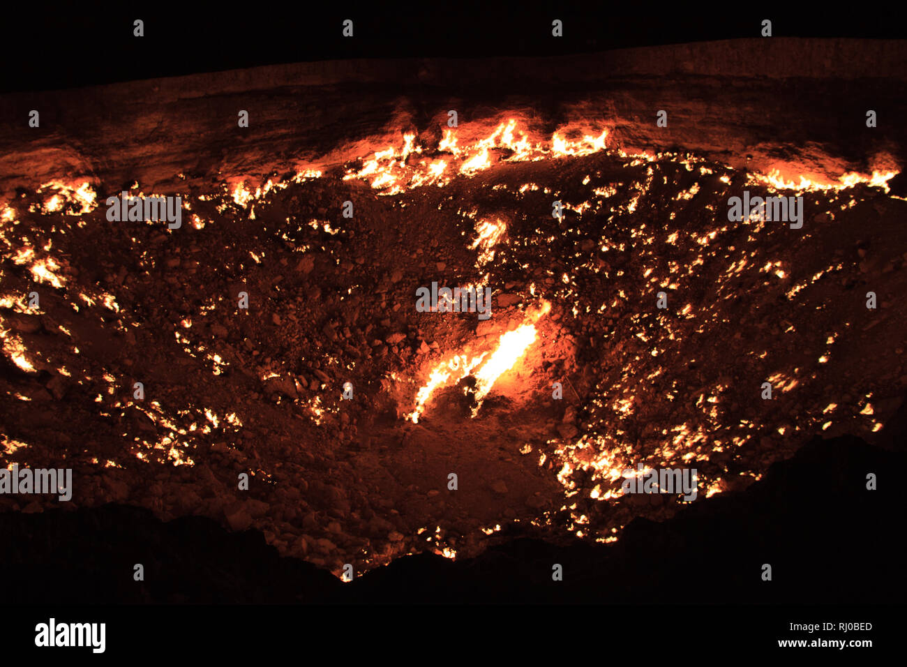 The Door To Hell The Flaming Gas Crater In Darvaza Darvasa