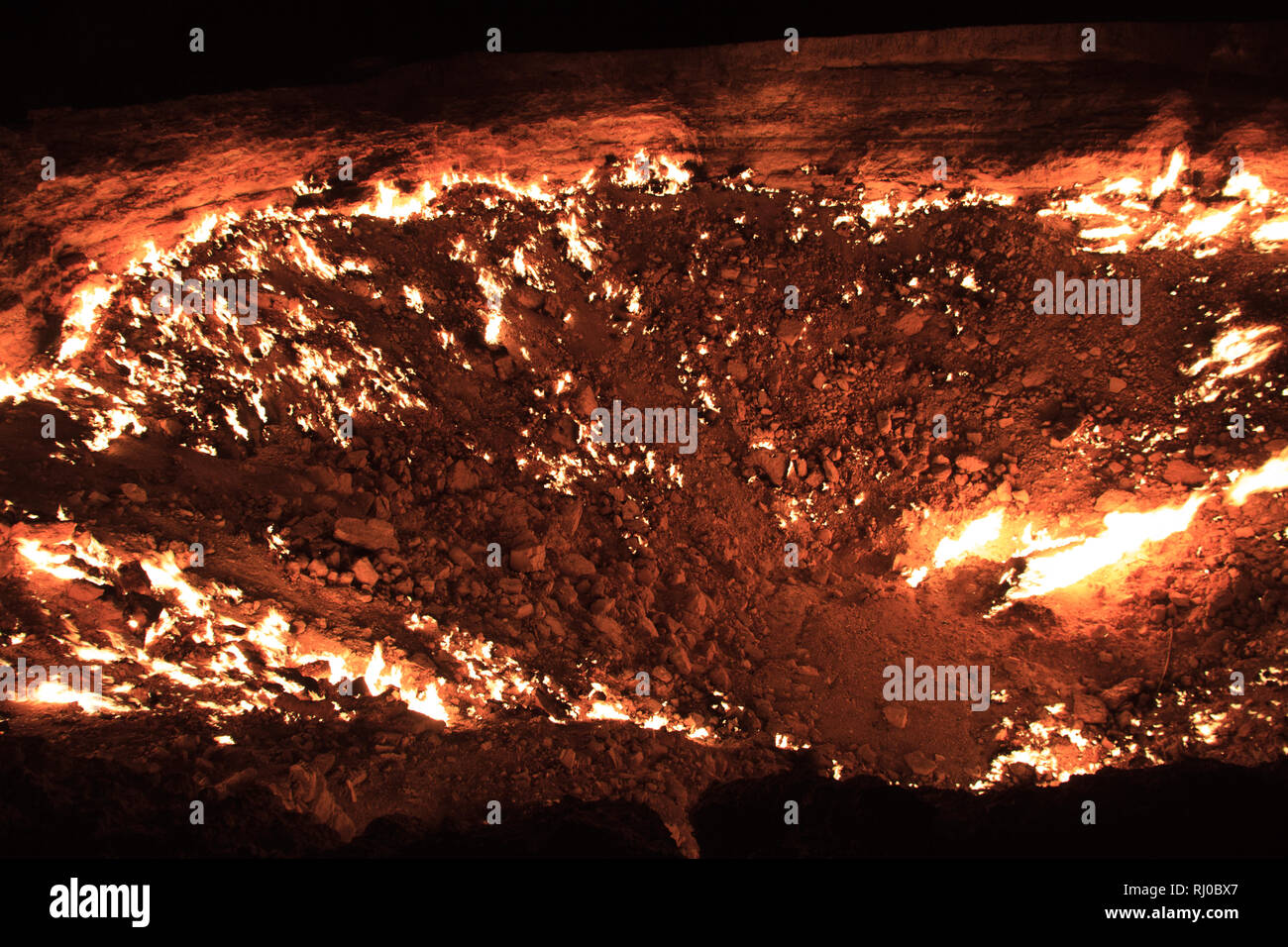 The Door To Hell The Flaming Gas Crater In Darvaza Darvasa