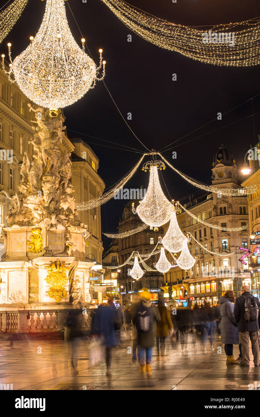 Graben at Christmas, Vienna, linking Stephanplatz with the upmarket Kohlmarkt, the Graben is one of the grandest thoroughfares in Vienna, Austria Stock Photo