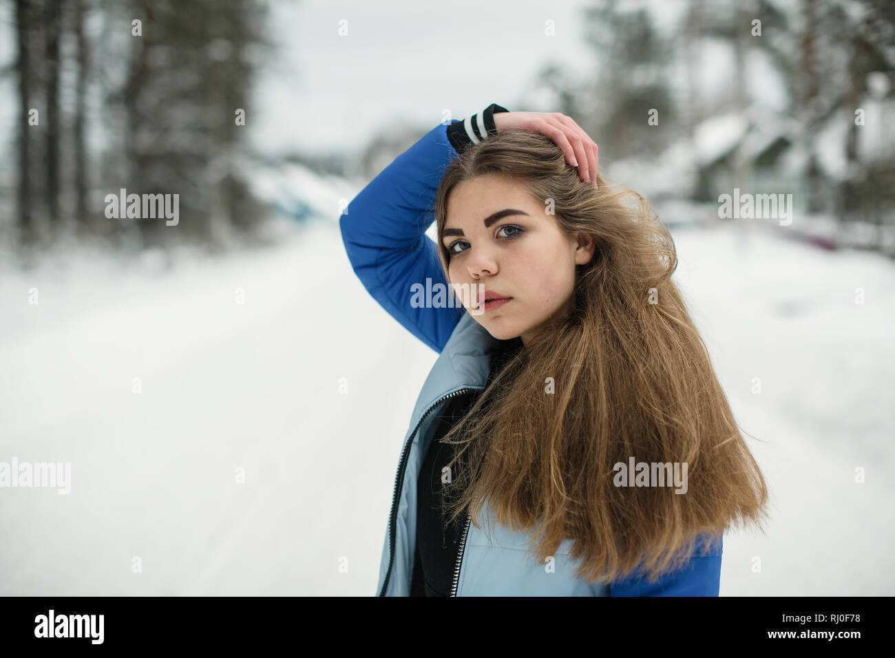 Teen girl hi-res stock photography and images - Alamy