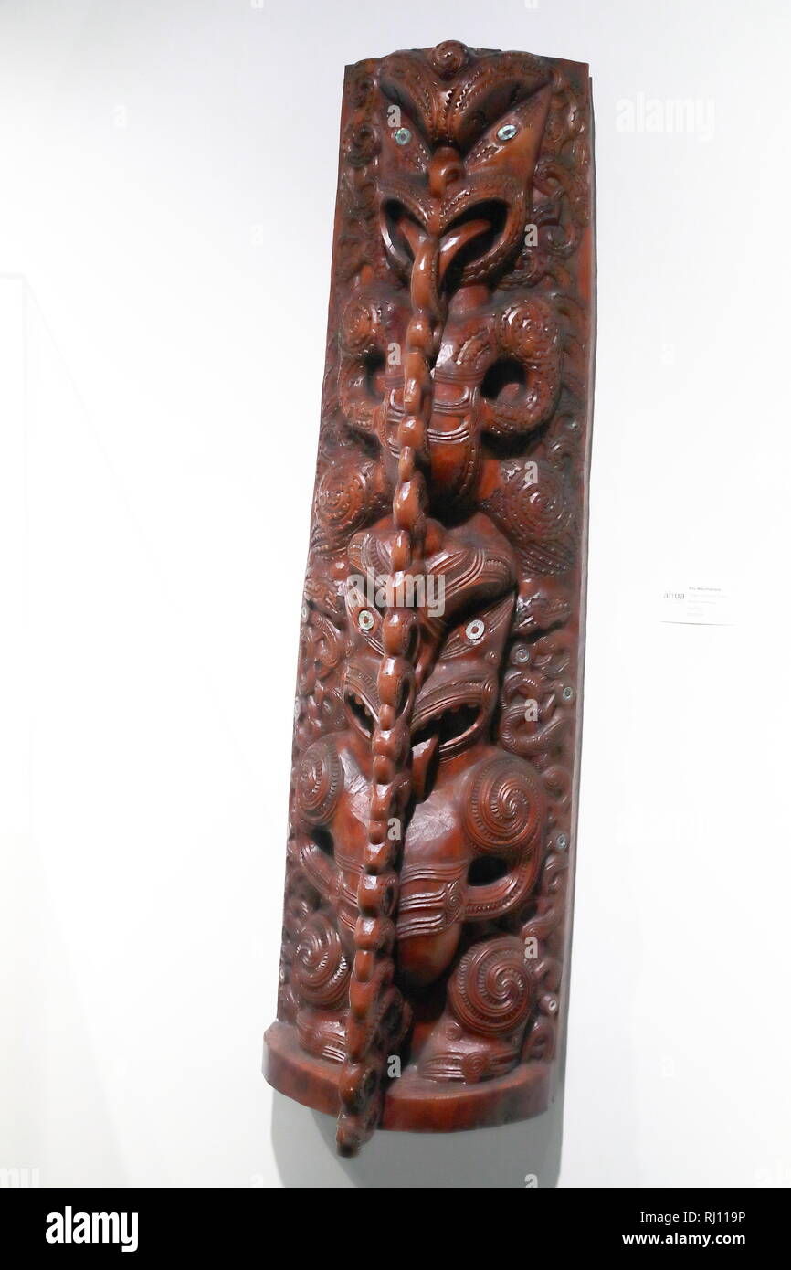 Wooden carving displayed at the Maori cultural centre at Te Puia, Rotorua, New Zealand Stock Photo