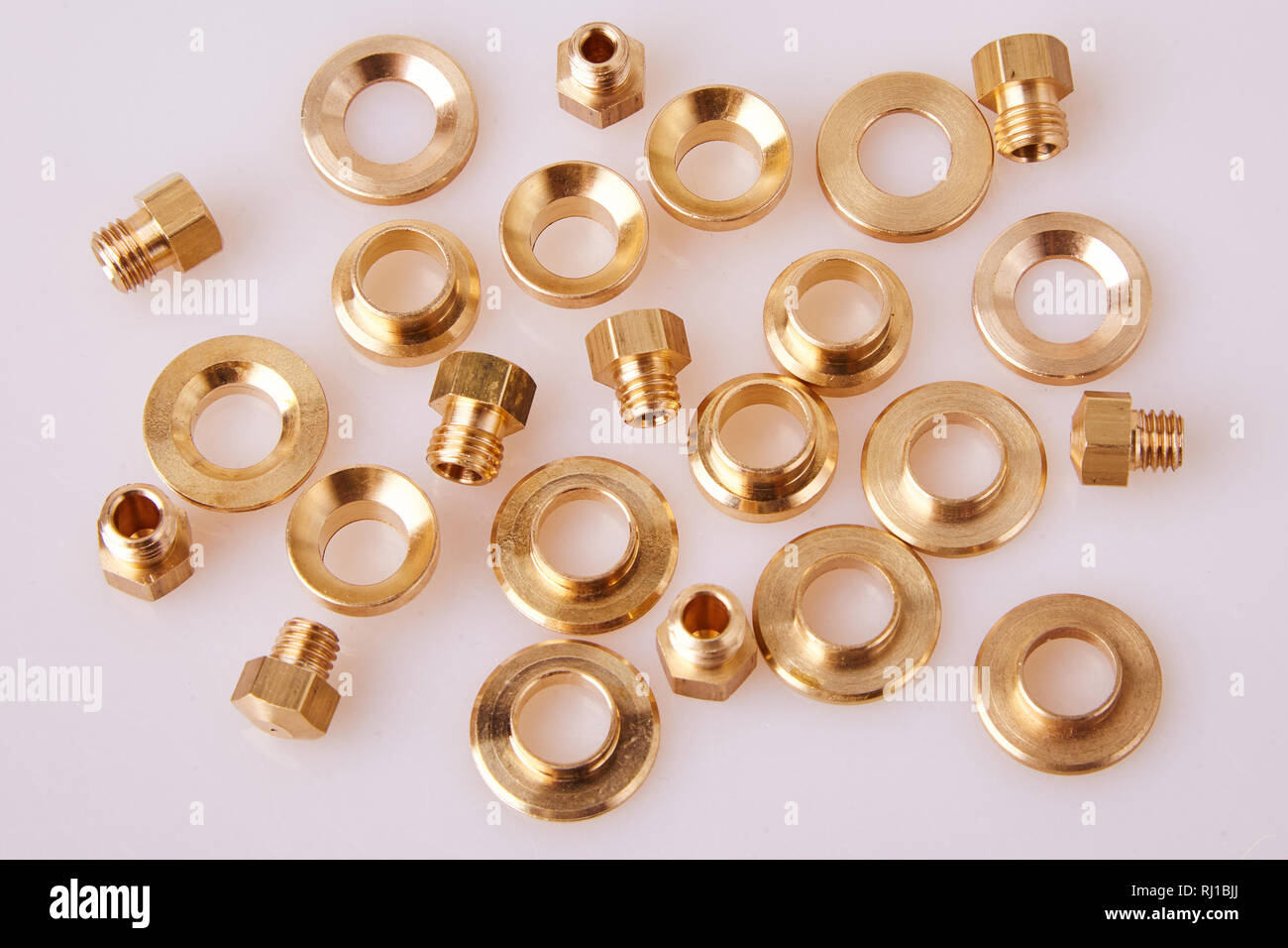 bronze Brass Flat Washers Hardware Gaskets and GIGLEURs, closeup, of