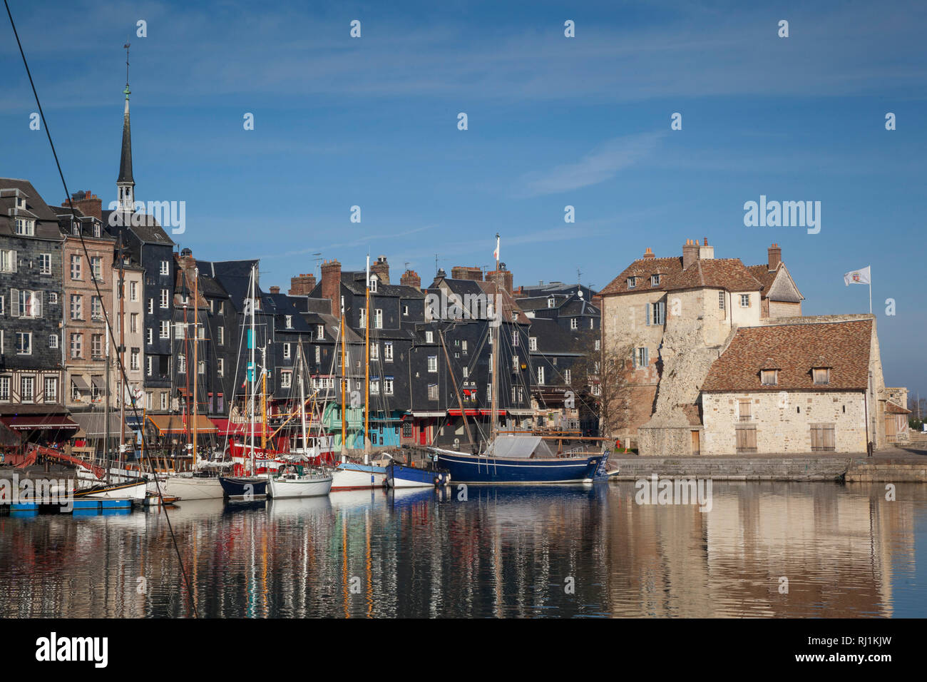 The old harbour and Lieutenance in Honfleur, France Stock Photo Alamy