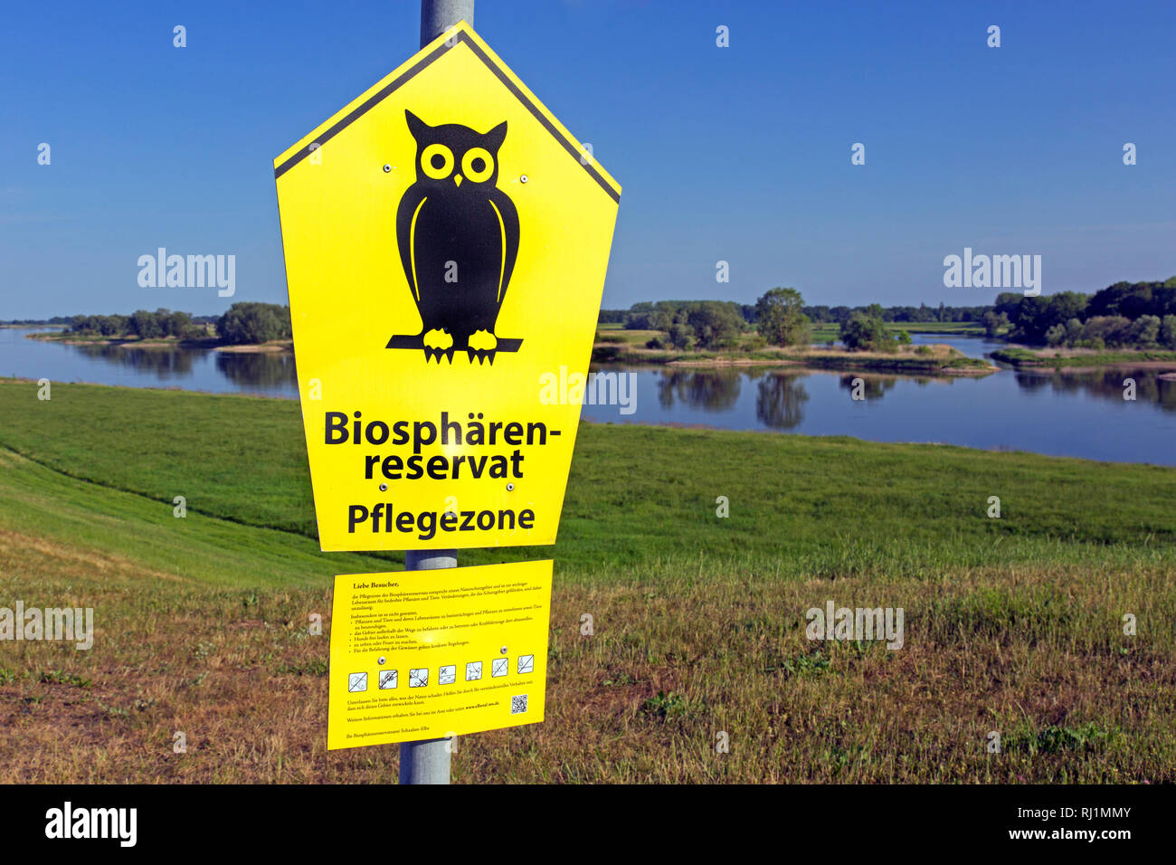 Biosphere Reserve sign along the Biosphärenreservat Flusslandschaft Elbe, Elbtalaue, Niedersachsen / Lower Saxony, Germany Stock Photo
