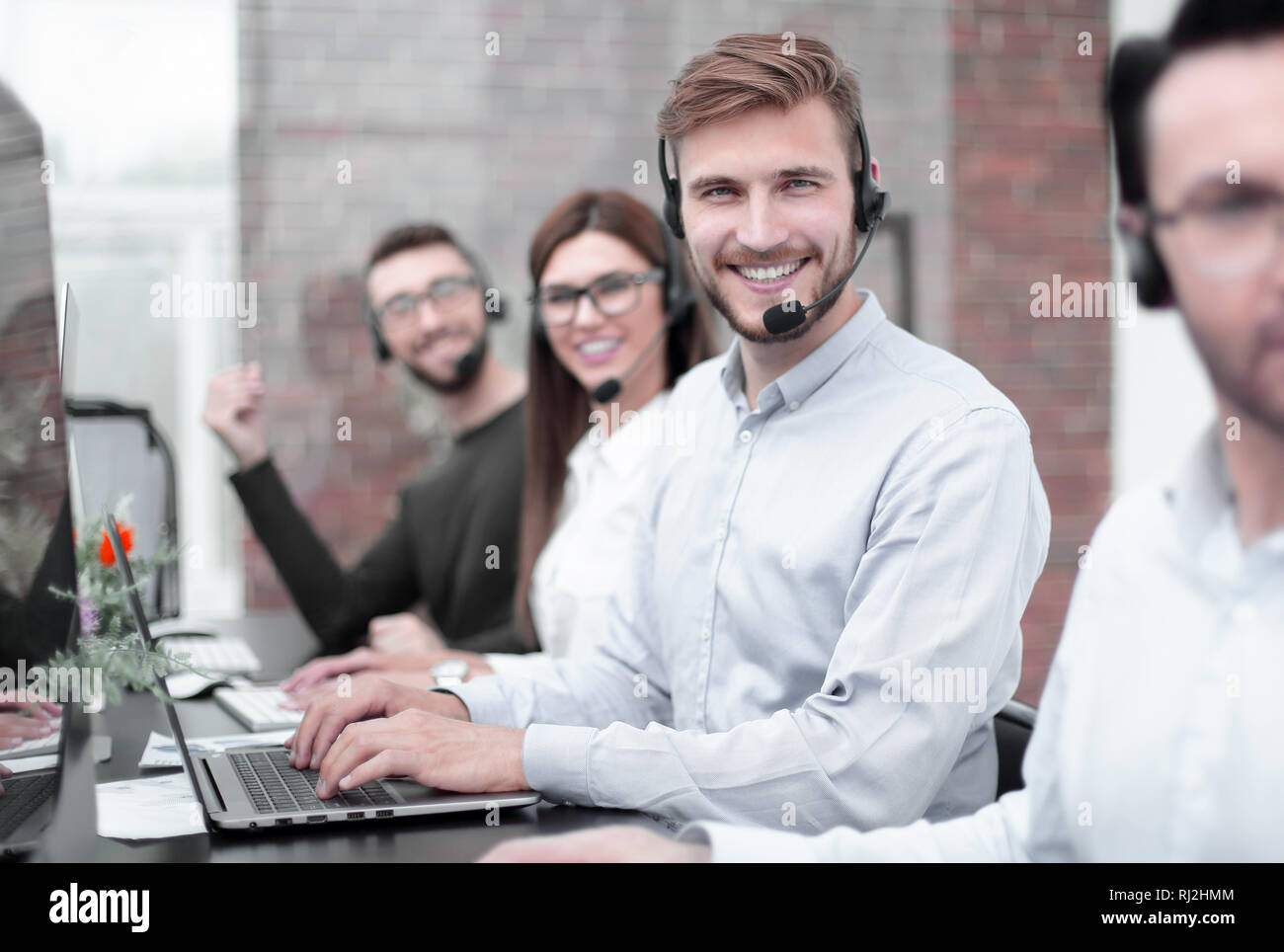 Friendly team technical support hi-res stock photography and images - Alamy