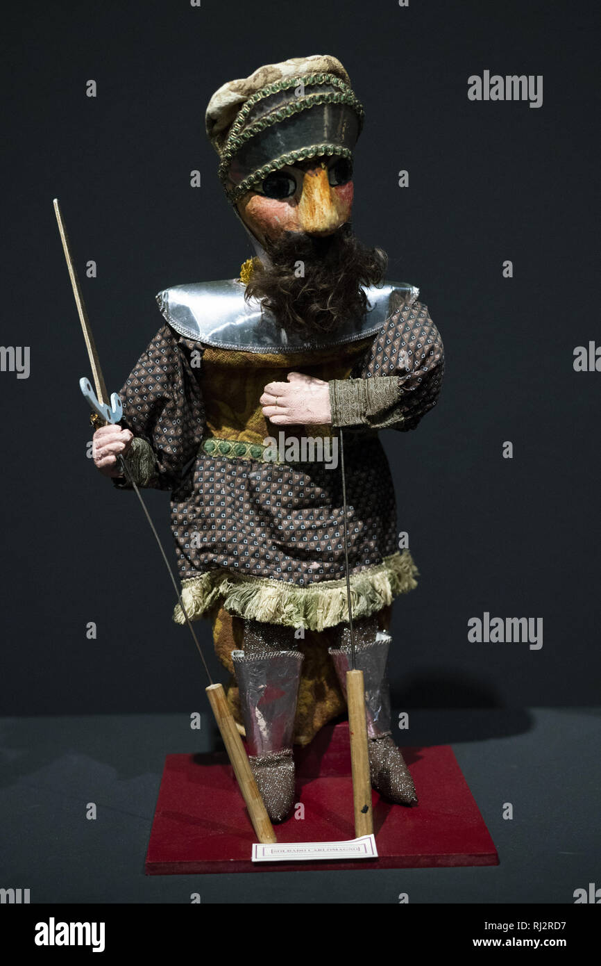 Exposition (Puppet Exposition), shows the process of