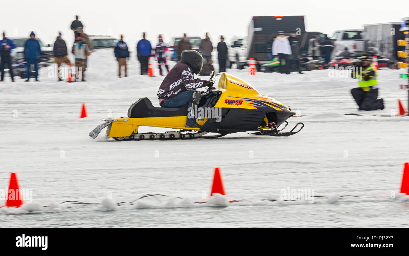 Fair Haven, Michigan Snowmobile drag racing on Anchor Bay of frozen Lake St. Clair Stock Photo