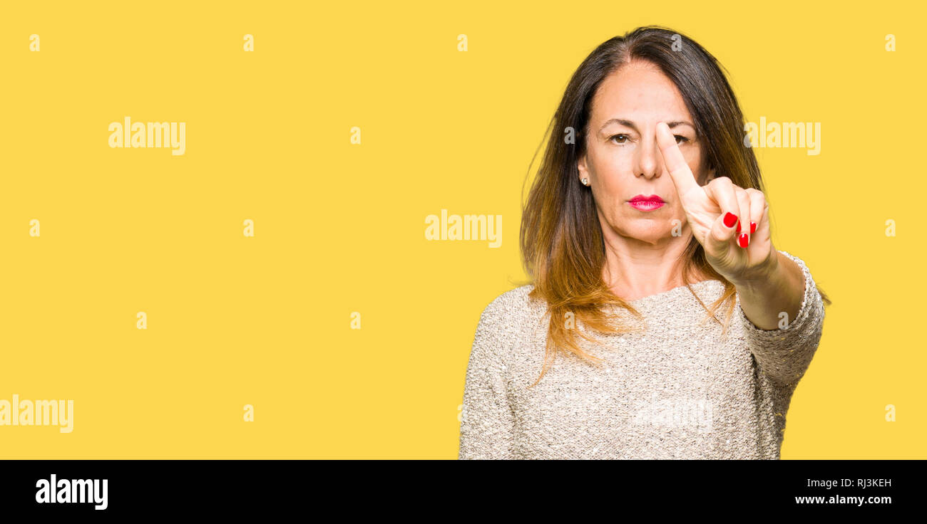 Angry woman full body pointing hi-res stock photography and images - Alamy