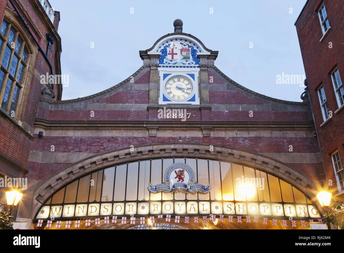 England, Berkshire, Windsor, Windsor Royal Shopping Centre, Eingang
