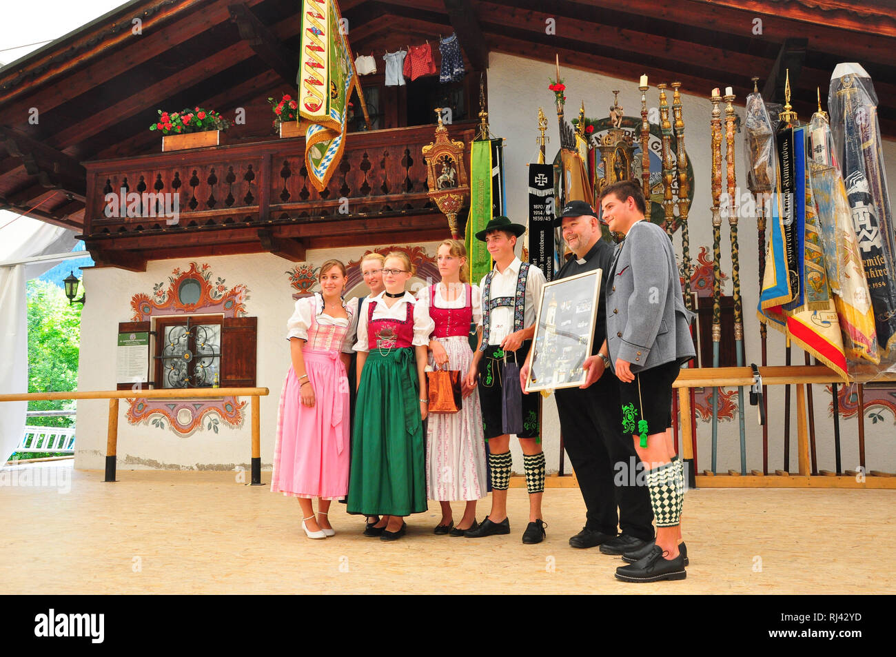 Deutschland, Bayern, Garmisch-Partenkirchen, Festwoche, Trachtenkinder, Bierzelt, Stock Photo