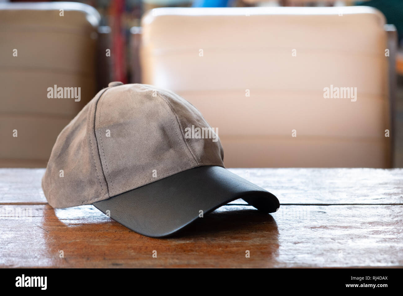 Ny yankees cap hi-res stock photography and images - Alamy