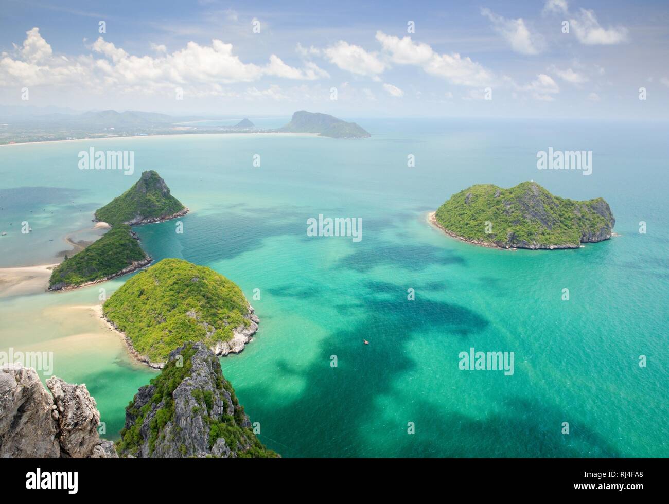 Uninhabited islands hi-res stock photography and images - Alamy