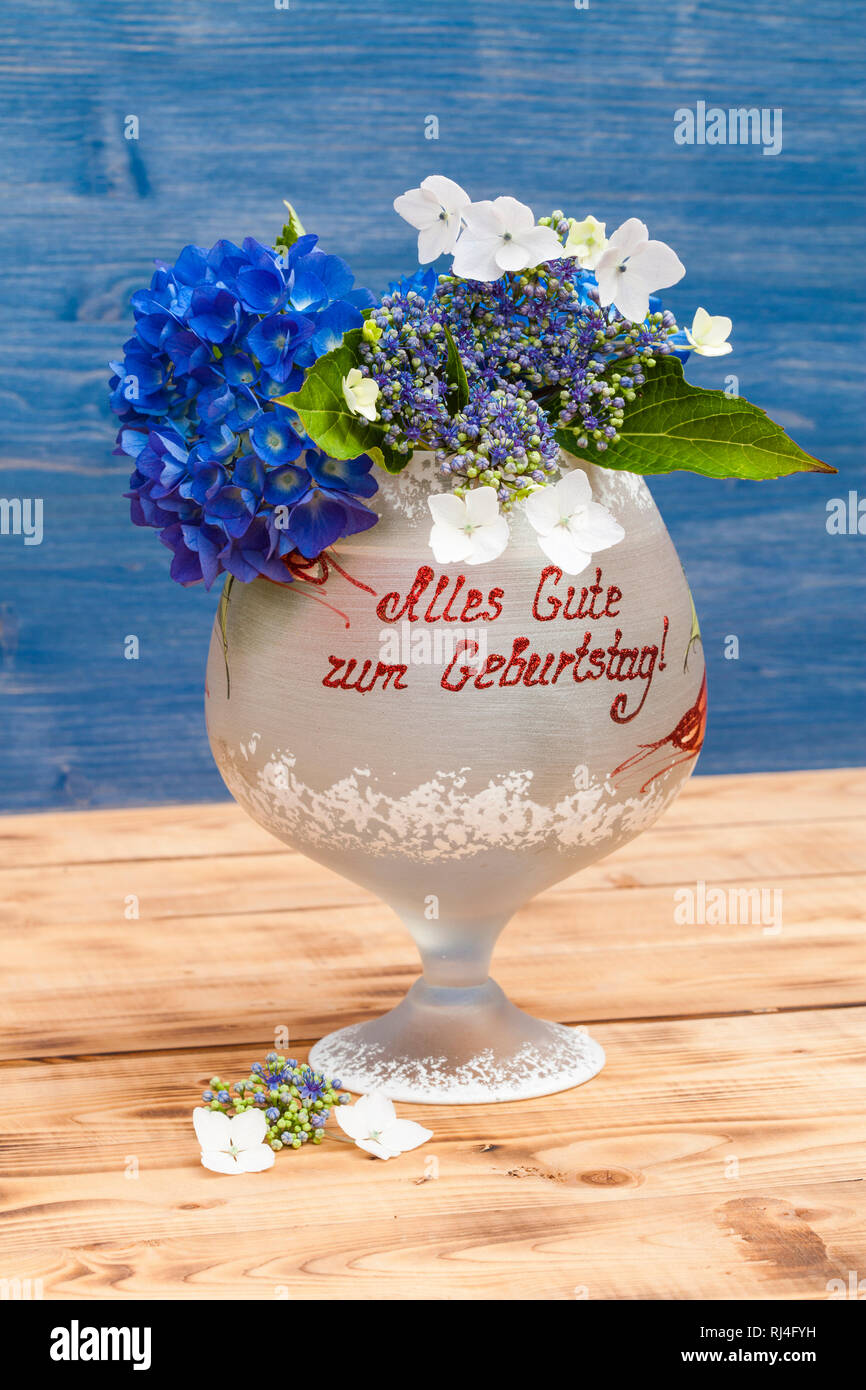 Glas, Schriftzug, Alles Gute zum Geburtstag, Blumen, Hortensien Stock Photo