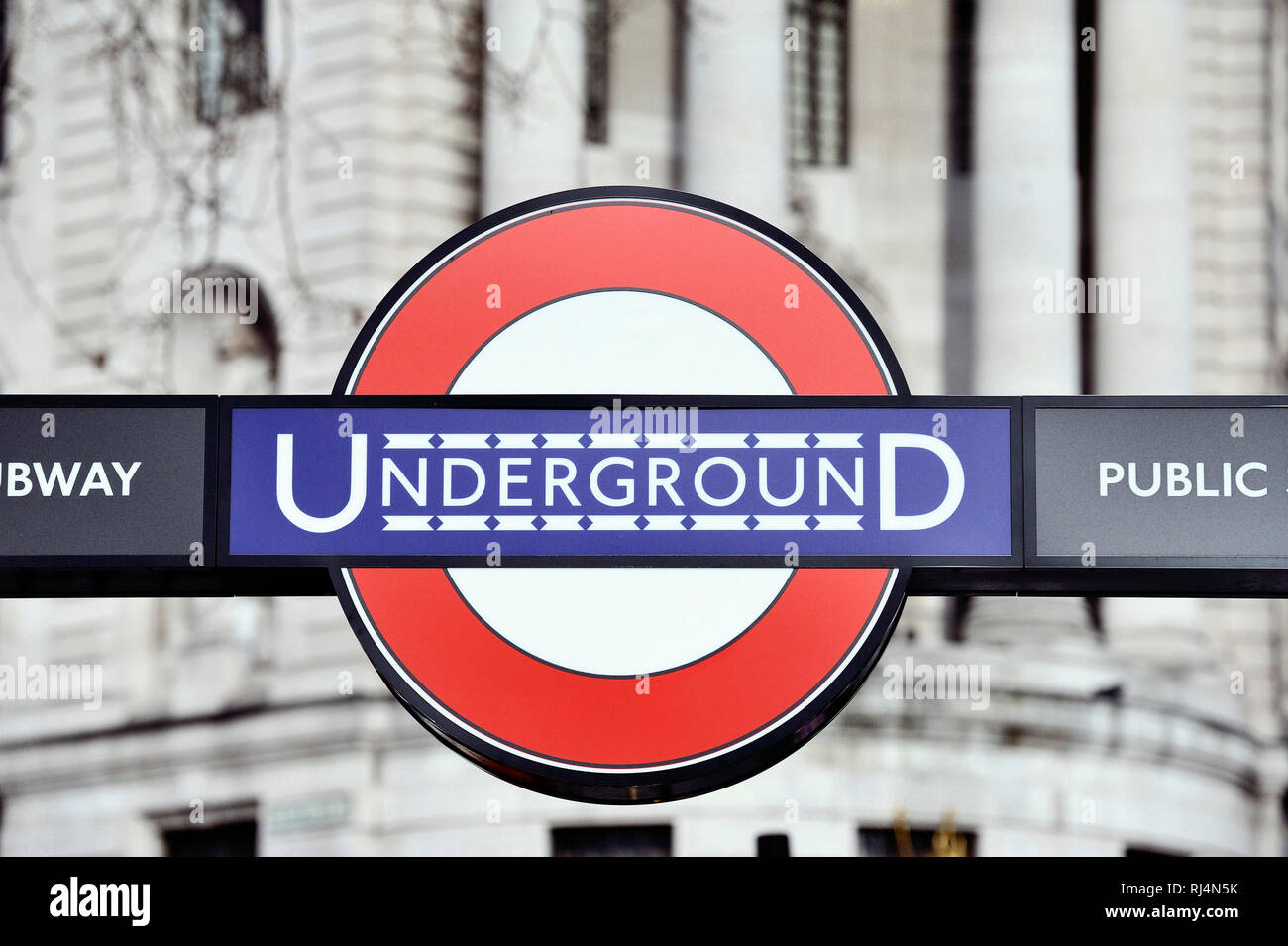 U-Bahn Haltestelle, Schild mit der Aufschrift Underground in London Stock Photo