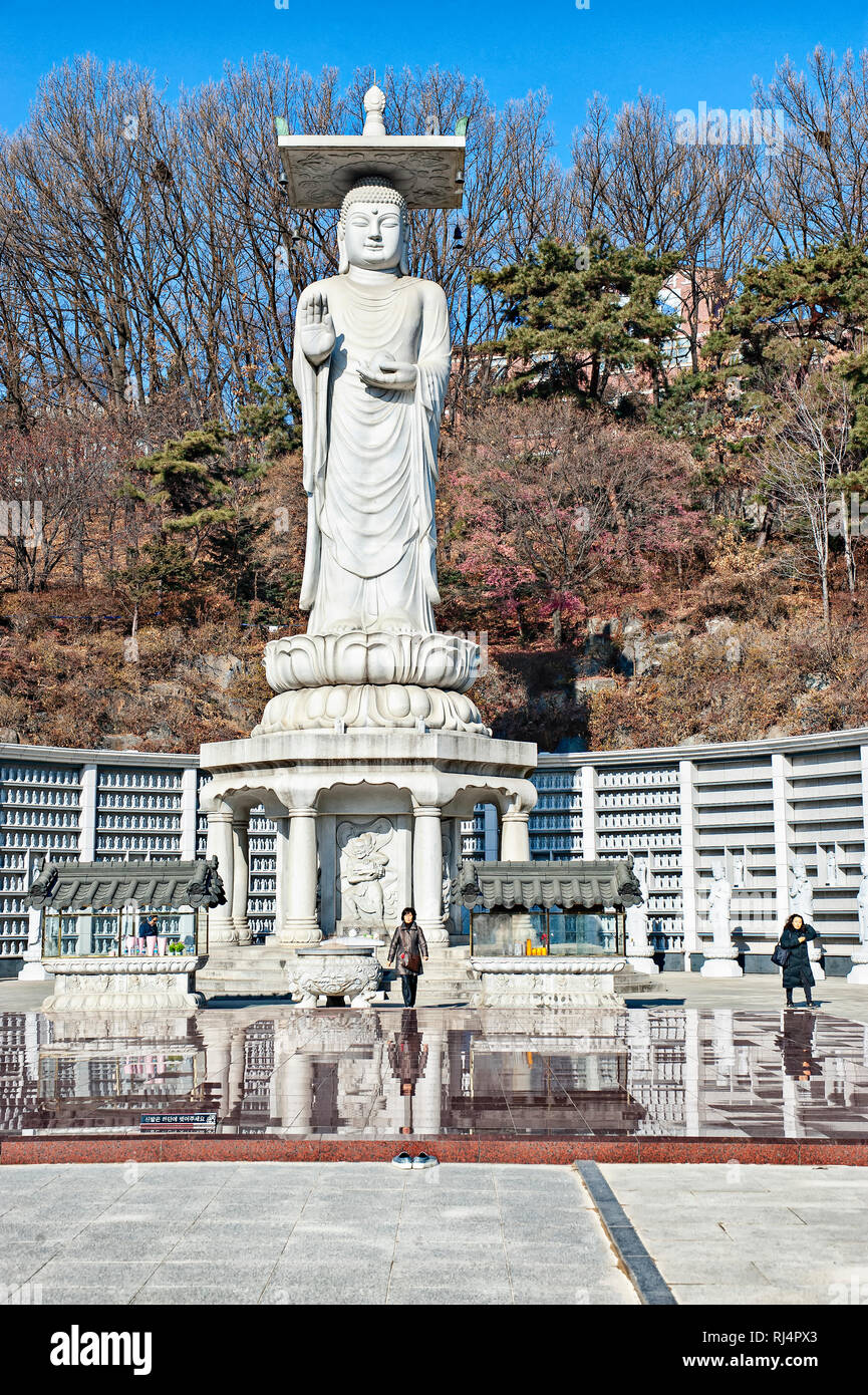 Seoul, South Korea. Bongeunsa Temple. Giant Maitreya Buddha statue. Stock Photo