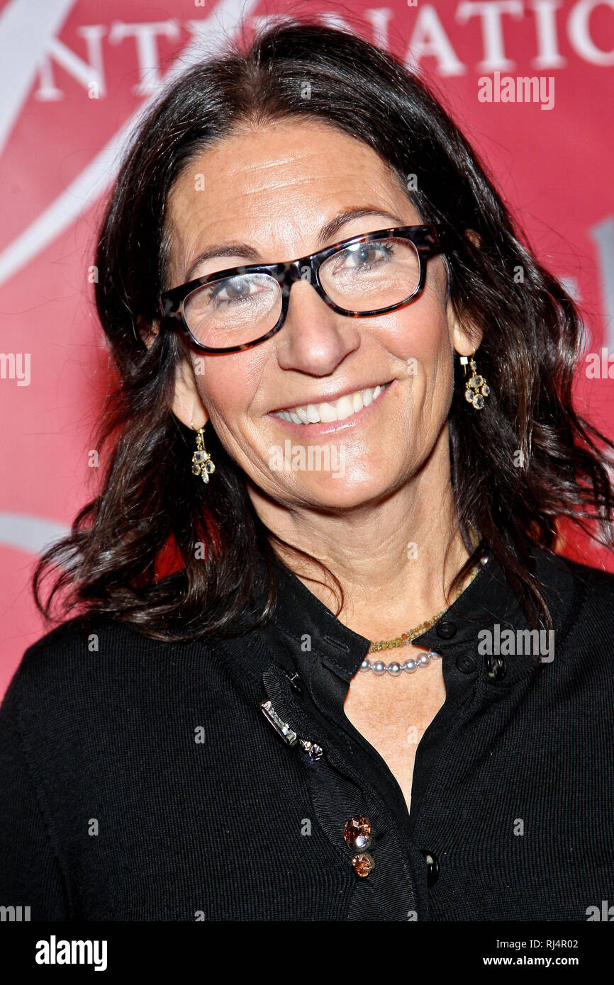 Bobbi brown hi-res stock photography and images - Alamy