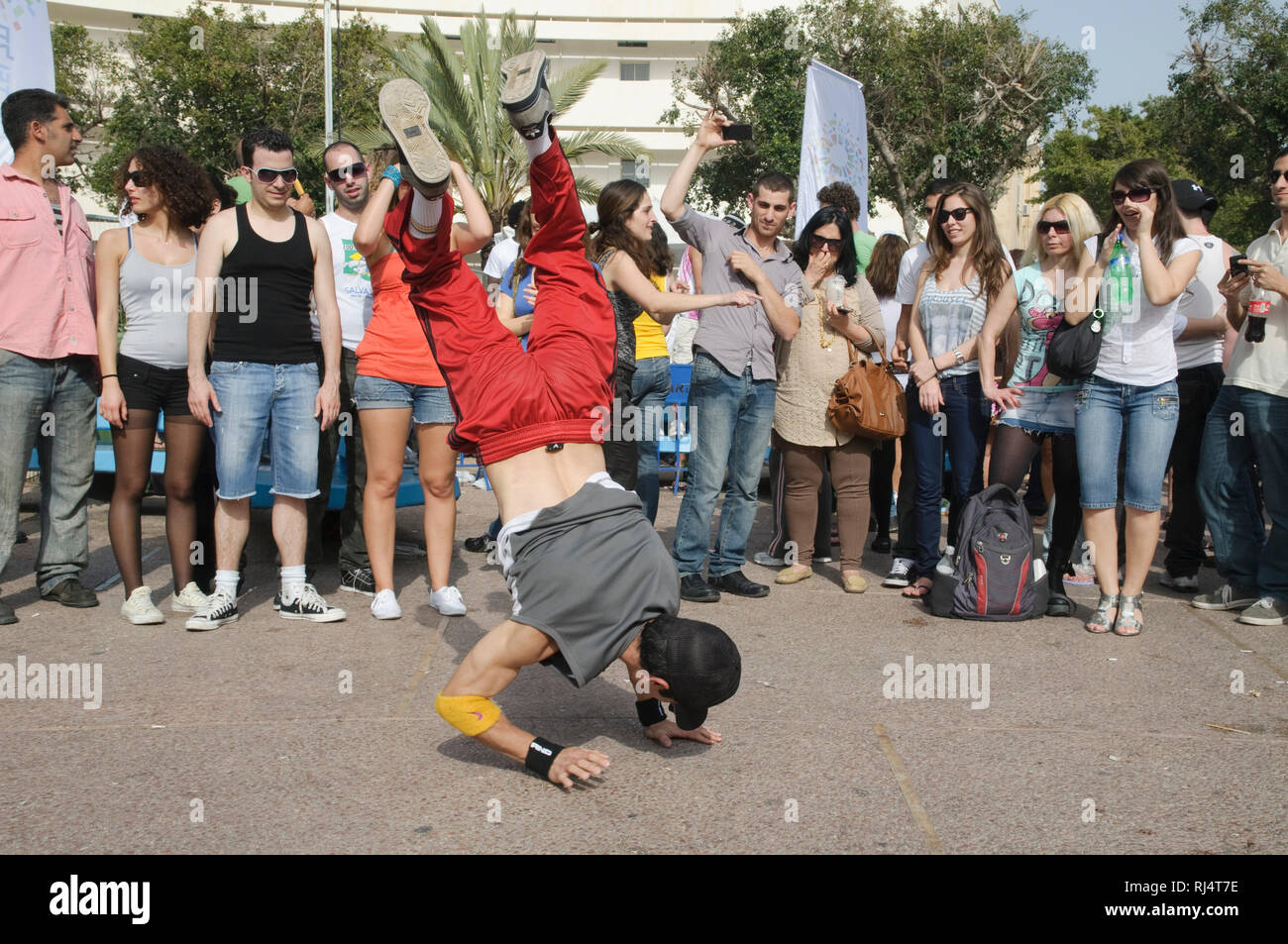 Dizengoff Square, Breakdancer, junge Leute, Tel Aviv, Israel Stock Photo