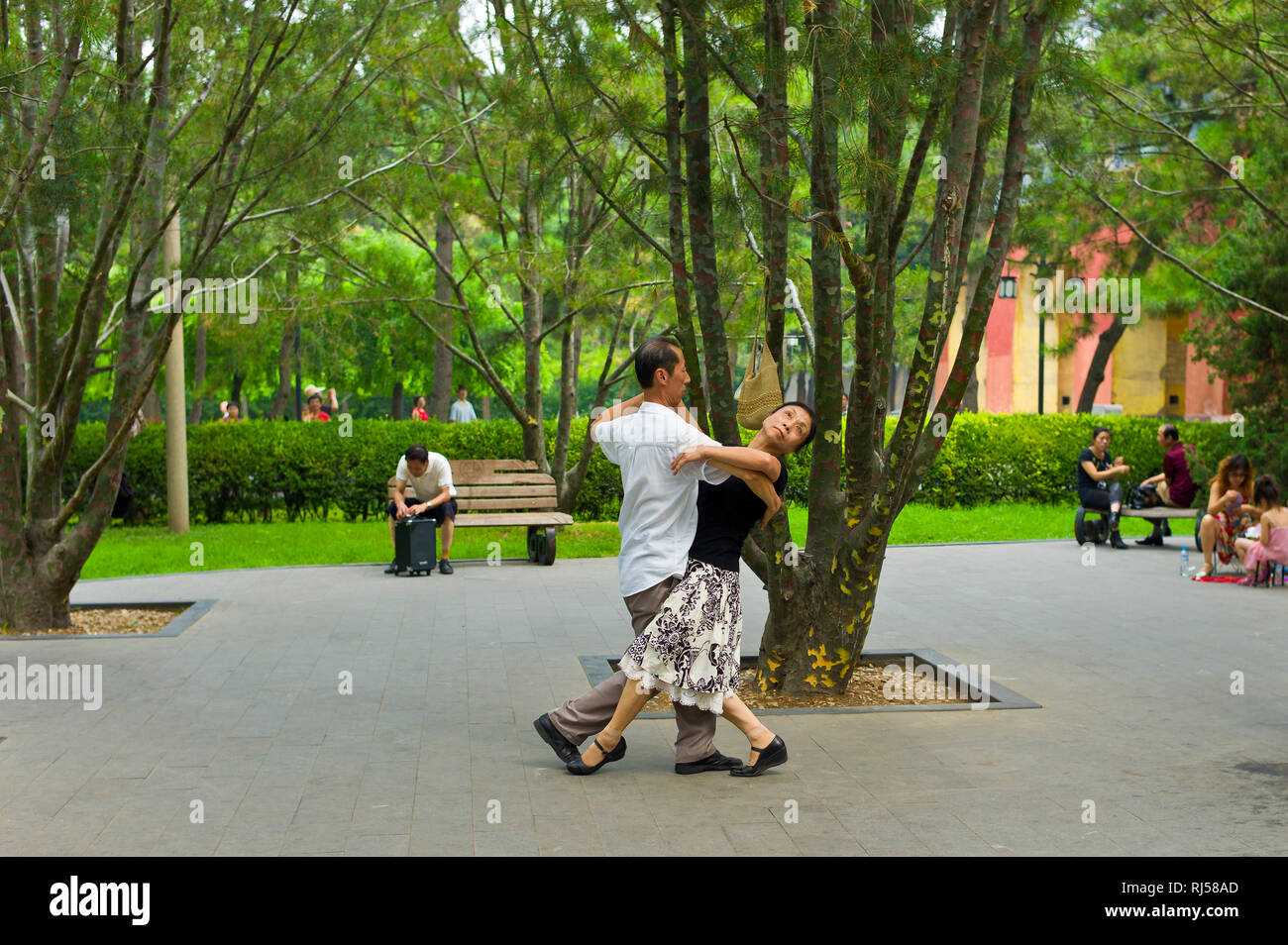 'Dancing in the Park', Ritan Park, Beijing, China Stock Photo