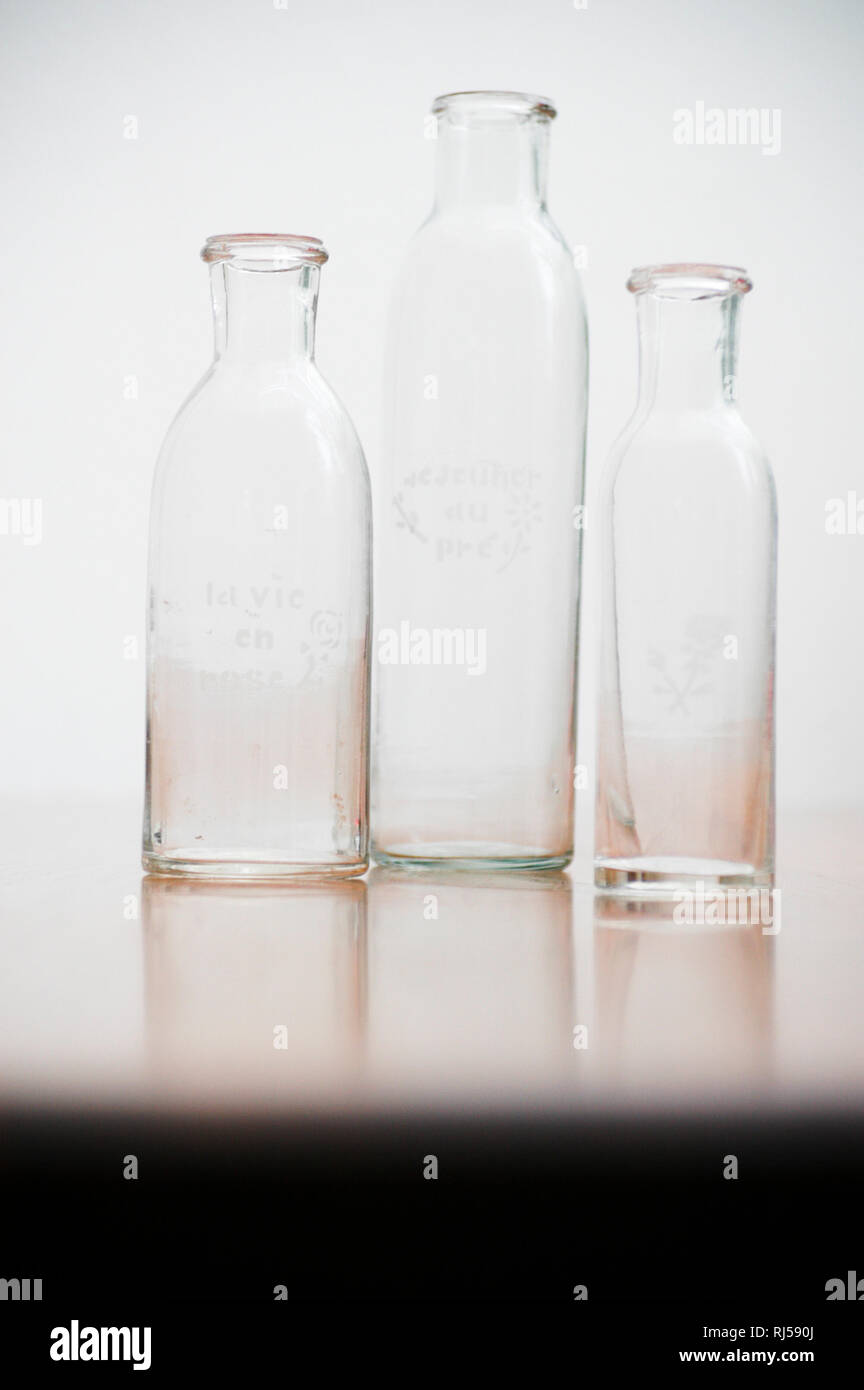 Glasflaschen im Studio Stock Photo