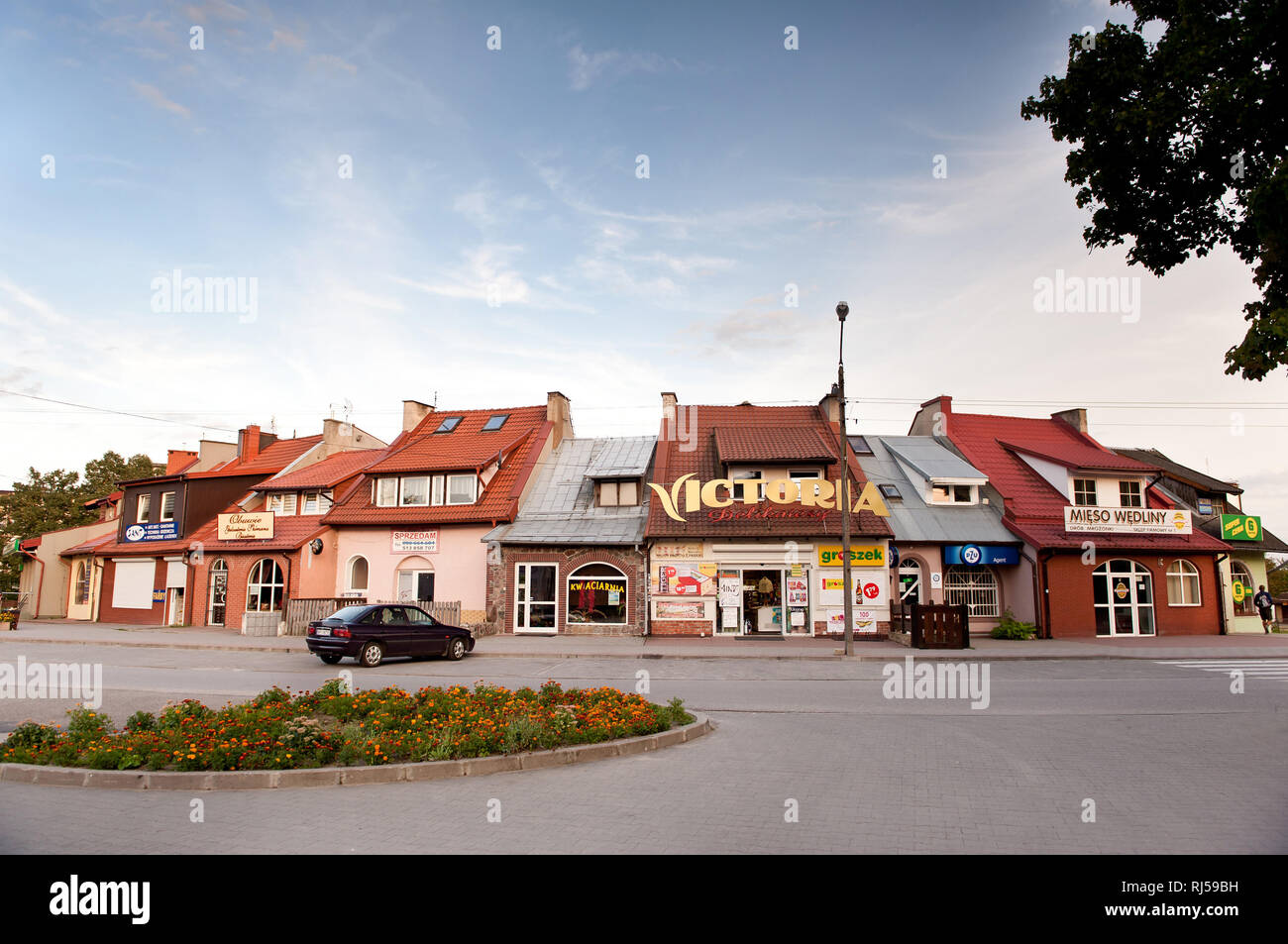 Shop buildings in Ruciane Nida, Masuria lake district in Poland, Europe,  Popular tourist place architecture aat the end of summer season, empty  exteri Stock Photo - Alamy