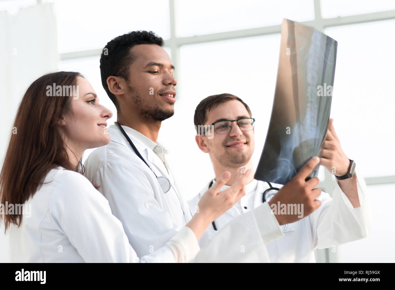 Medical team discussing disease hi-res stock photography and images - Alamy