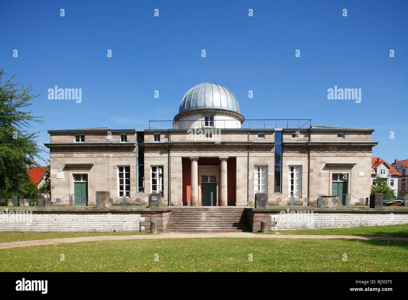 Goettingen :  Historische Sternwarte im Gauß-Garten Stock Photo