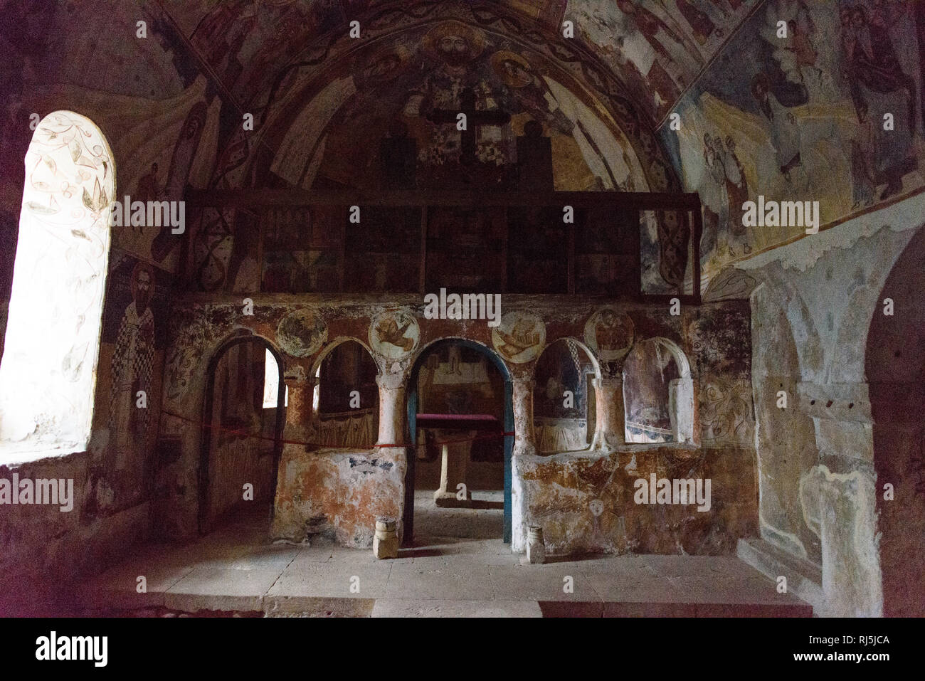 Alte Kapelle im Gelati Kloster bei Kutaissi. Roadtrip durch Georgien im Oktober 2016. Stock Photo