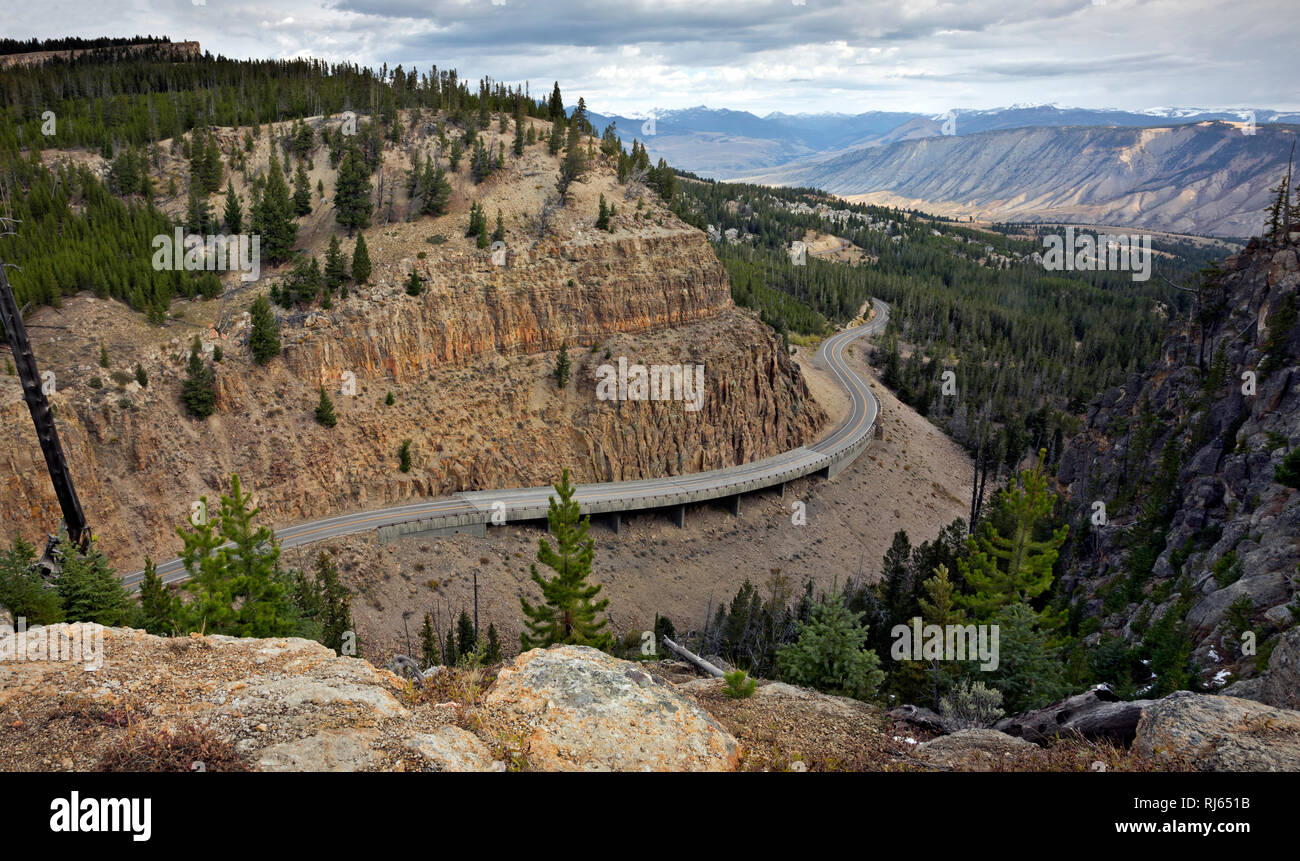 WY03146-00...WYOMING - View over the Mammoth - Norris Road winding pass Terrace Mountain in Yellowstone National Park. Stock Photo