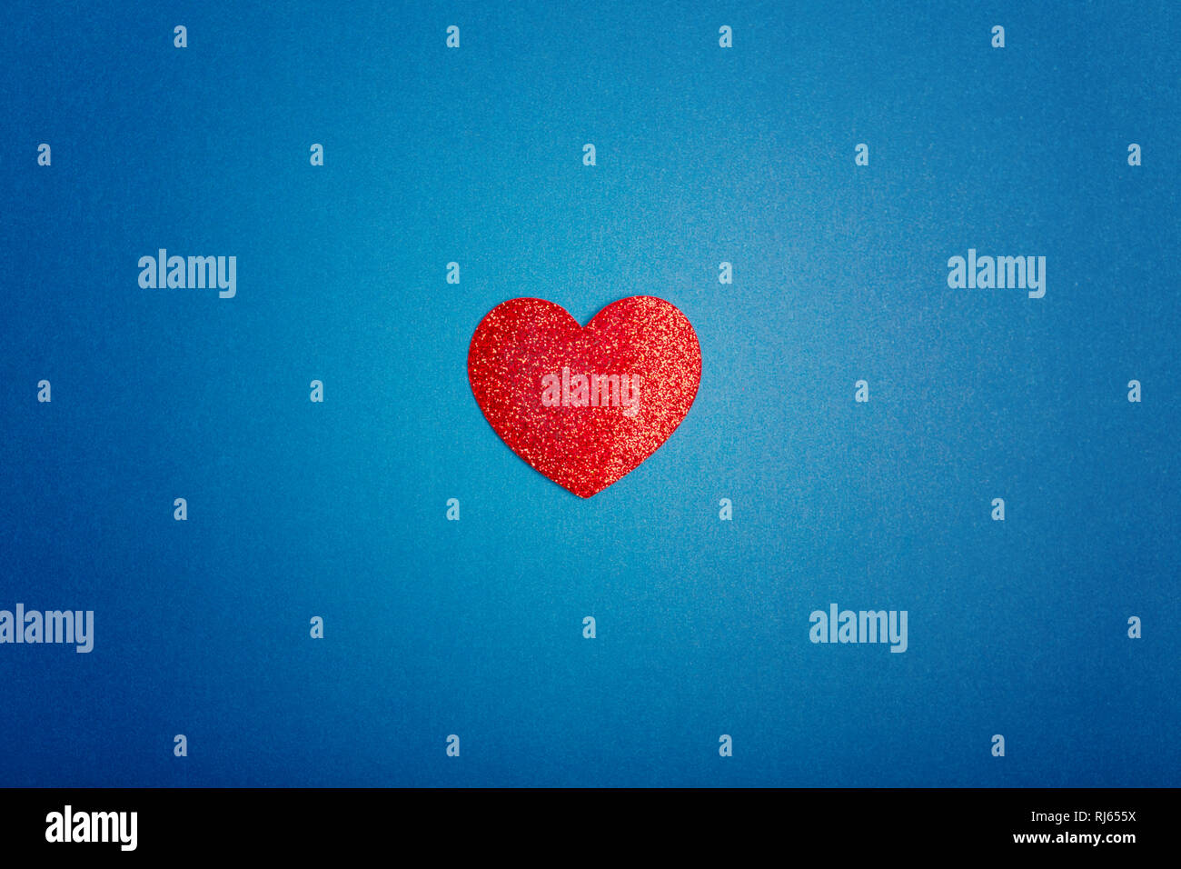 Happy Valentine Day Beautiful Card Wallpaper With Small Red Heart