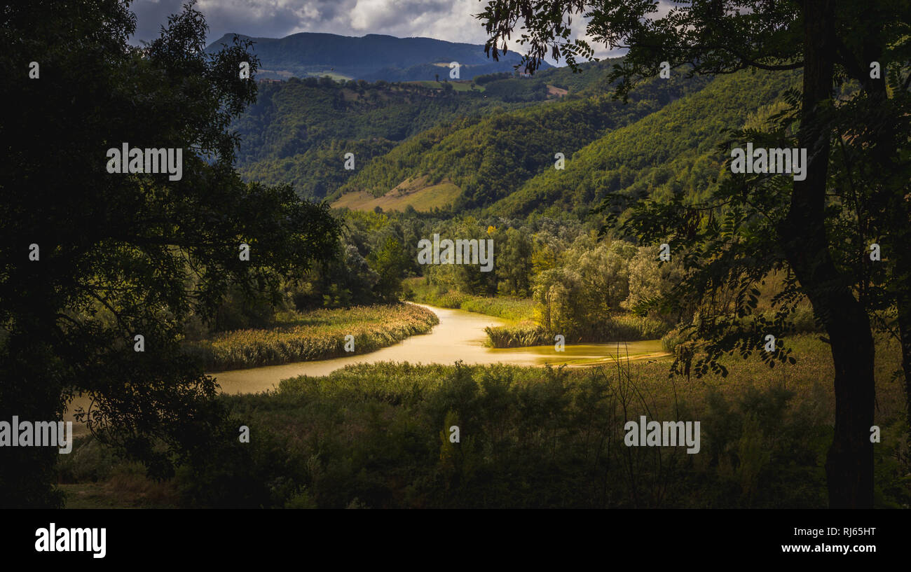 Der Tiber, ein Fluss und seine Landschaft in Italien, Stock Photo