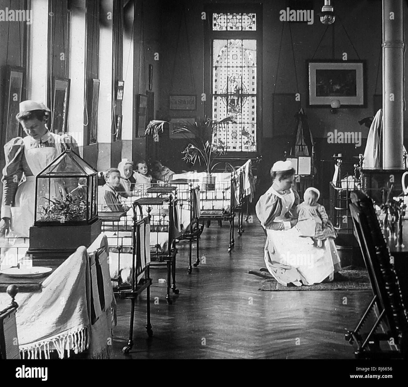 Children s Hospital Ward Stock Photo Alamy children-s-hospital-ward-stock-photo-alamy