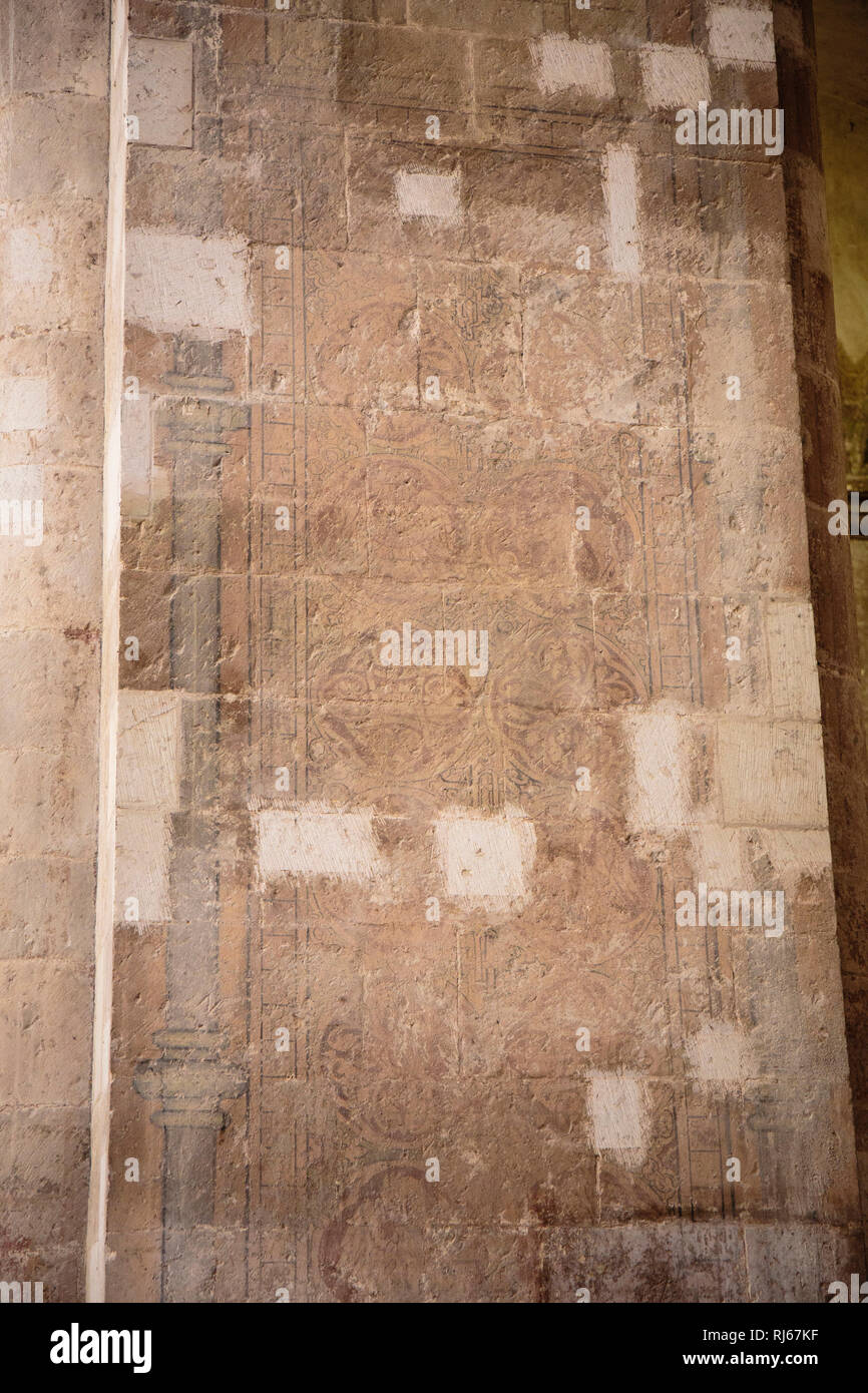 Europa, Deutschland, Nordrhein-Westfalen, Köln, Überreste der romanischen Wandbemalung in Groß St.Martin Stock Photo