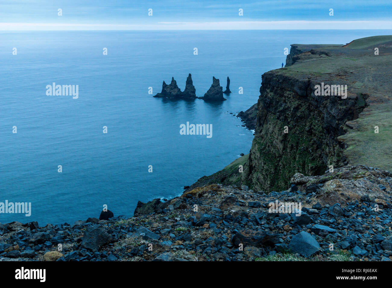 Nordeuropa, Island, Vik, Reynisdrangar vor der Steilküste Stock Photo