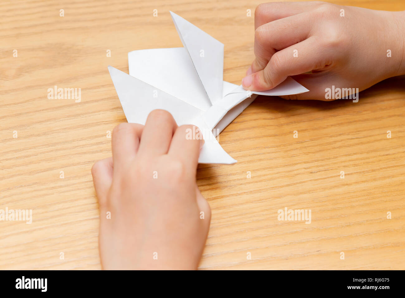 Бумажных рук чтобы разукрашивать. Оригами рука скелета. Бумажная рука. Стоковые изображения складывания оригами. Коллекция бумажных рук.