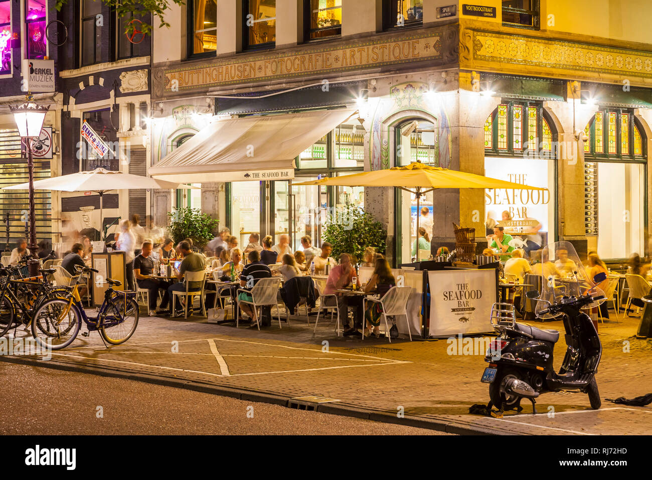 Niederlande, Amsterdam, Spui, Platz in der Innenstadt, Restaurant The Seafood Bar, Fischrestaurant Stock Photo