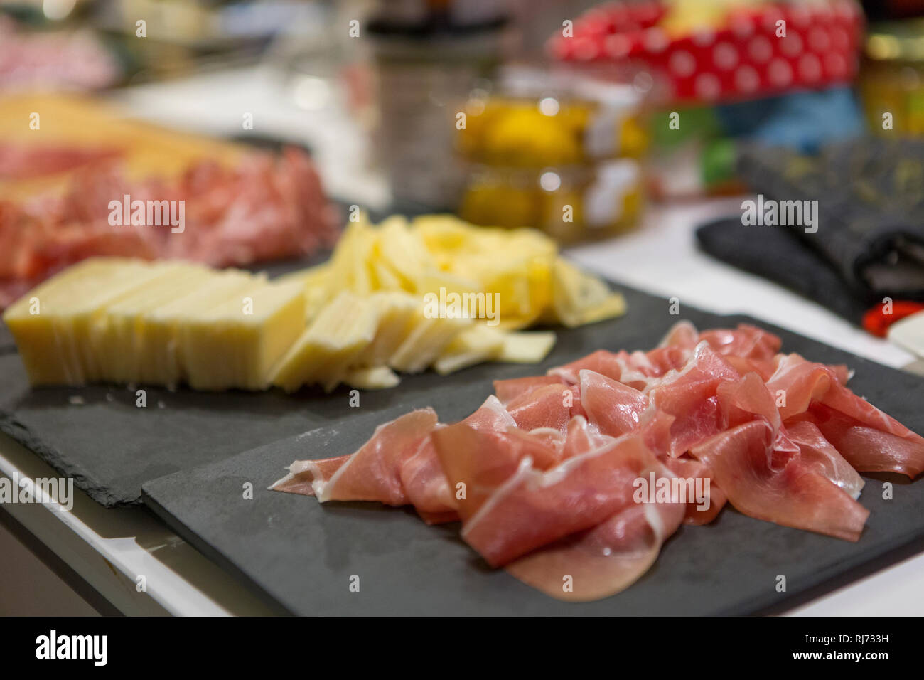 Servierplatten, Käse, Schinken, Stock Photo