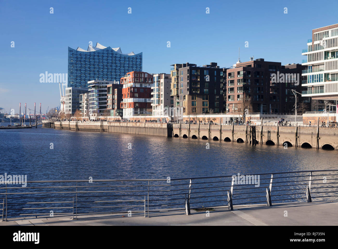 Blick von den Magellan-Terrassen zur Elbphilharmonie, HafenCity, Hamburg, Deutschland Stock Photo