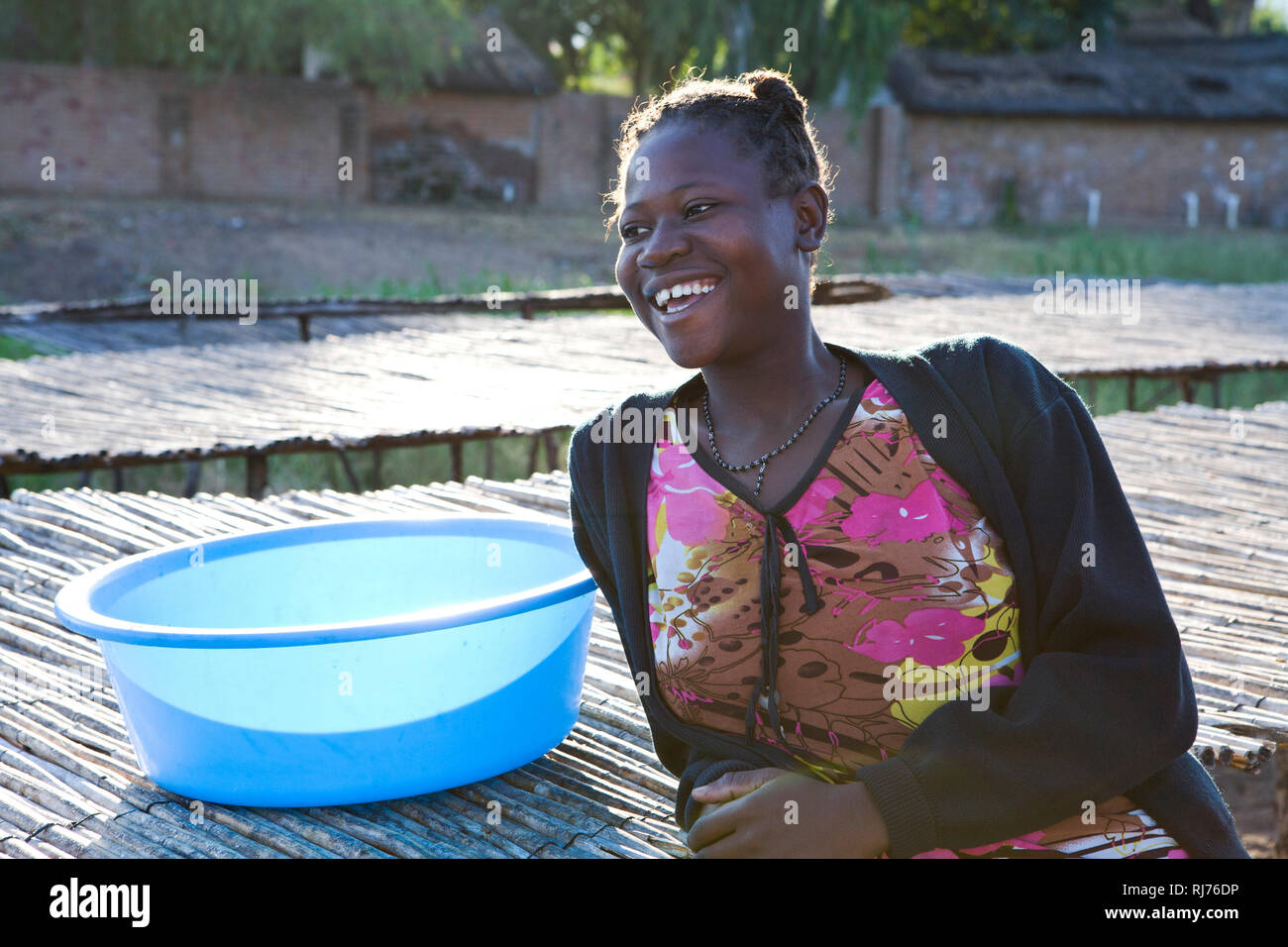 Portrait junge Frau am Malawi See Stock Photo