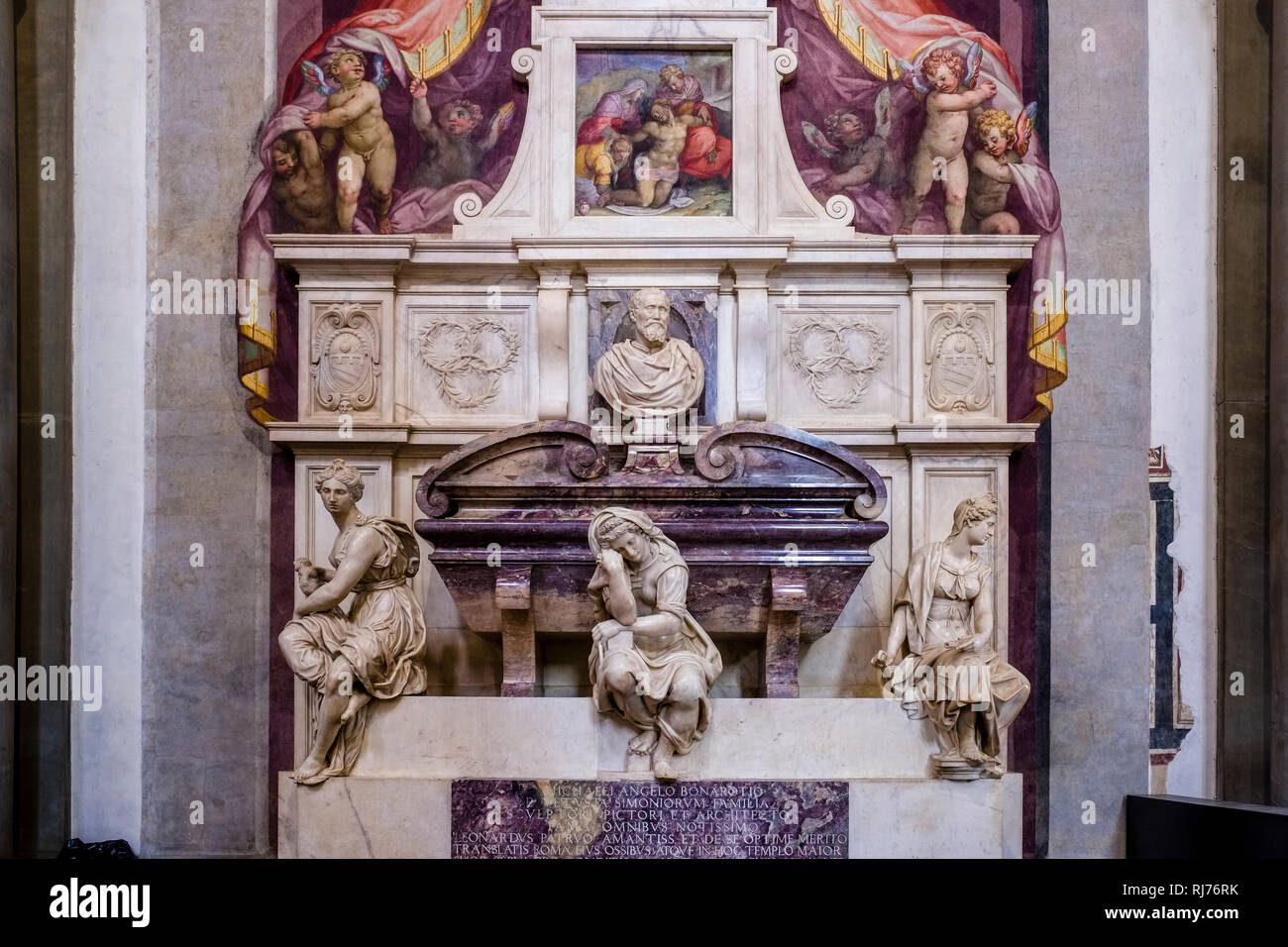 Tomb of Michelangelo di Lodovico Buonarroti Simoni inside the Basilica of the Holy Cross, Basilica di Santa Croce Stock Photo