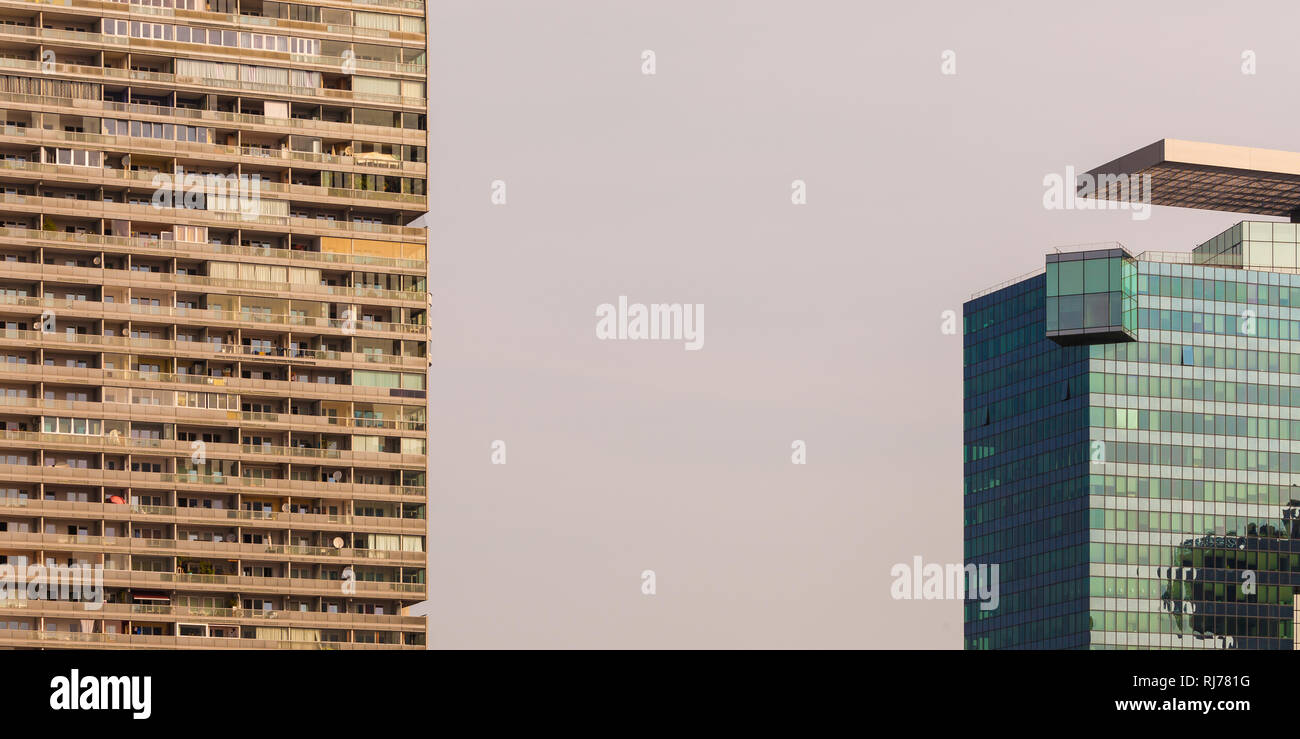 Österreich, Wien, Stadtteil Donau City, Wohngebäude Mischek Tower und Bürogebäude Saturn Tower, Wohnungen, Hochhaus Stock Photo