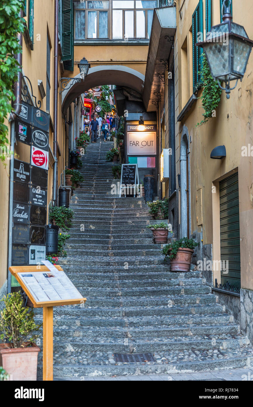 Kleine Gasse in Bellagio, Dämmerung, Comer See, Provinz Como, Lombardei, Italien, Europa Stock Photo