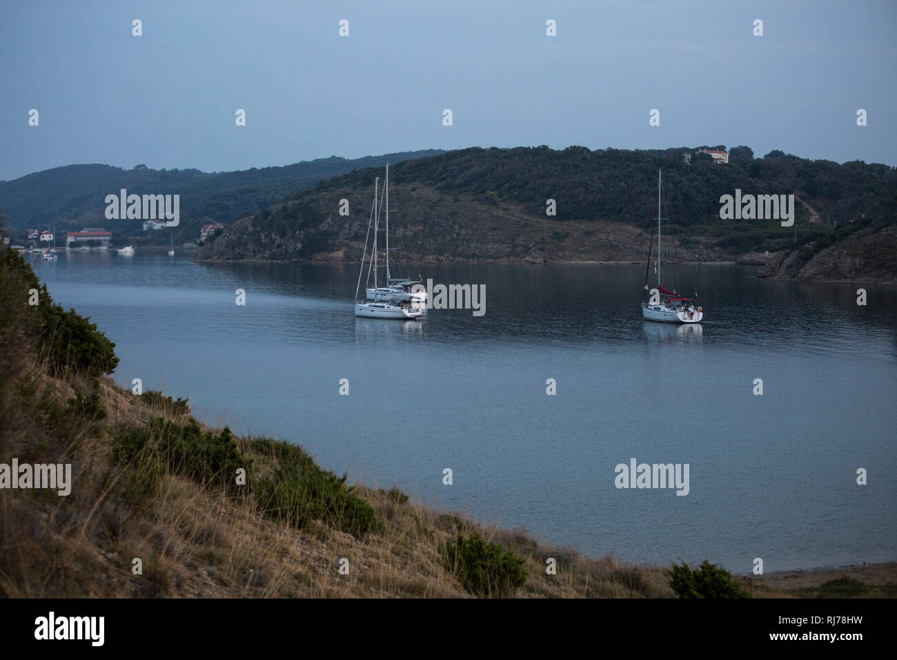 Drei Segler vor Anker, Insel Rab, Kroatien Stock Photo