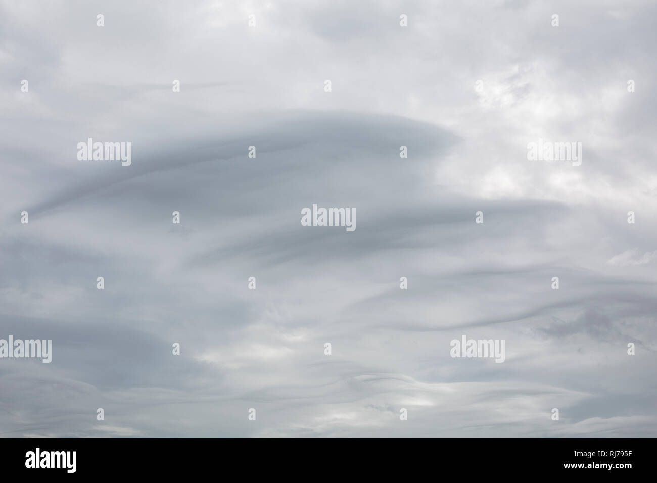 tellerförmige Wolken über der Ostsee Stock Photo