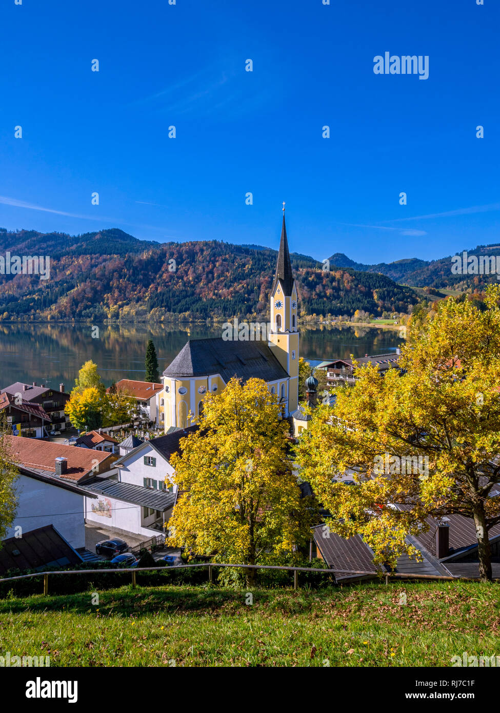 Pfarrkirche St. Sixtus in Schliersee, Oberbayern, Bayern, Deutschland, Europa Stock Photo