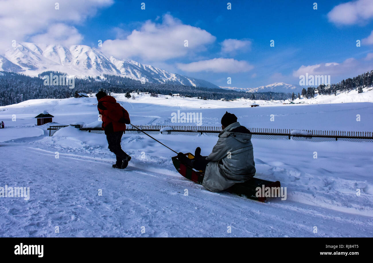 Ikki erkak va bir ayol rus porno